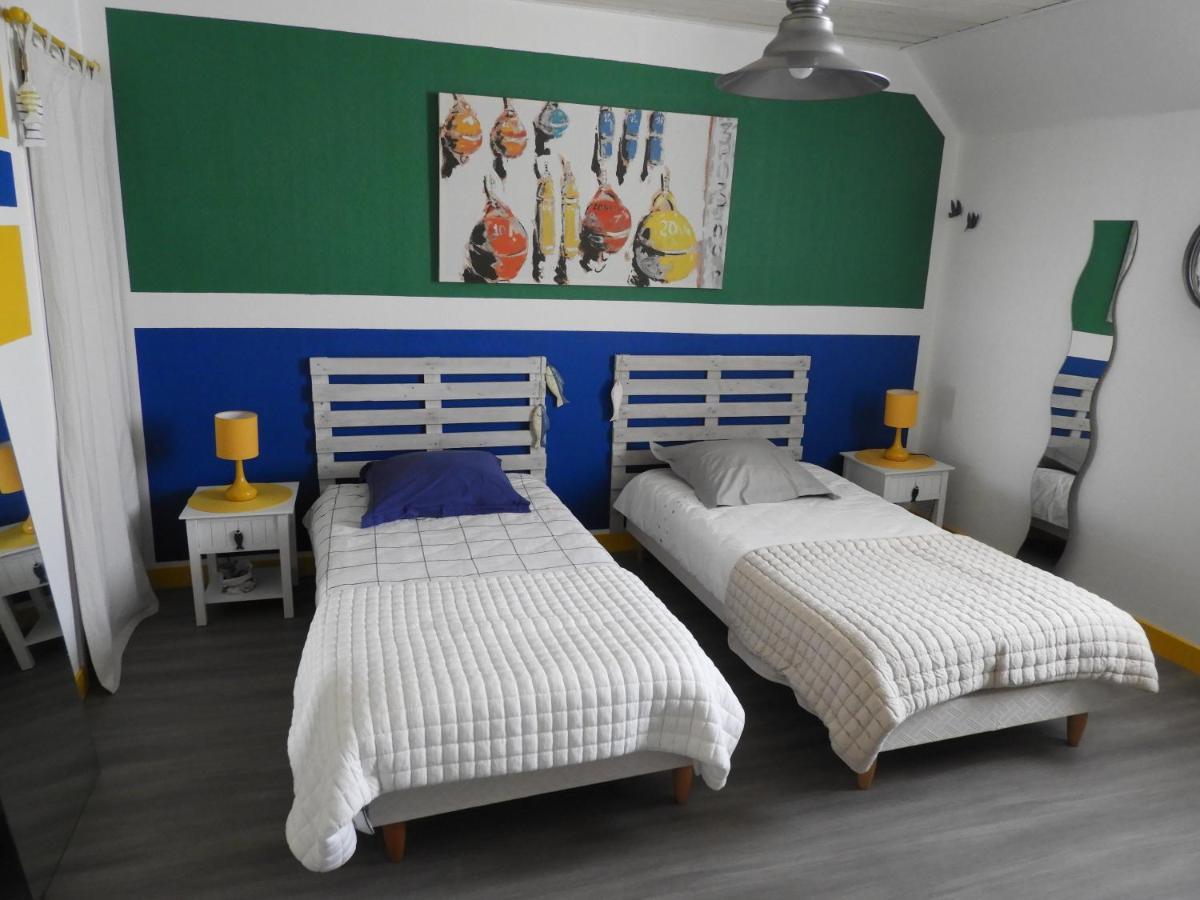 Bed and Breakfast Les Volets Bleus Saint-Guénolé Exterior foto