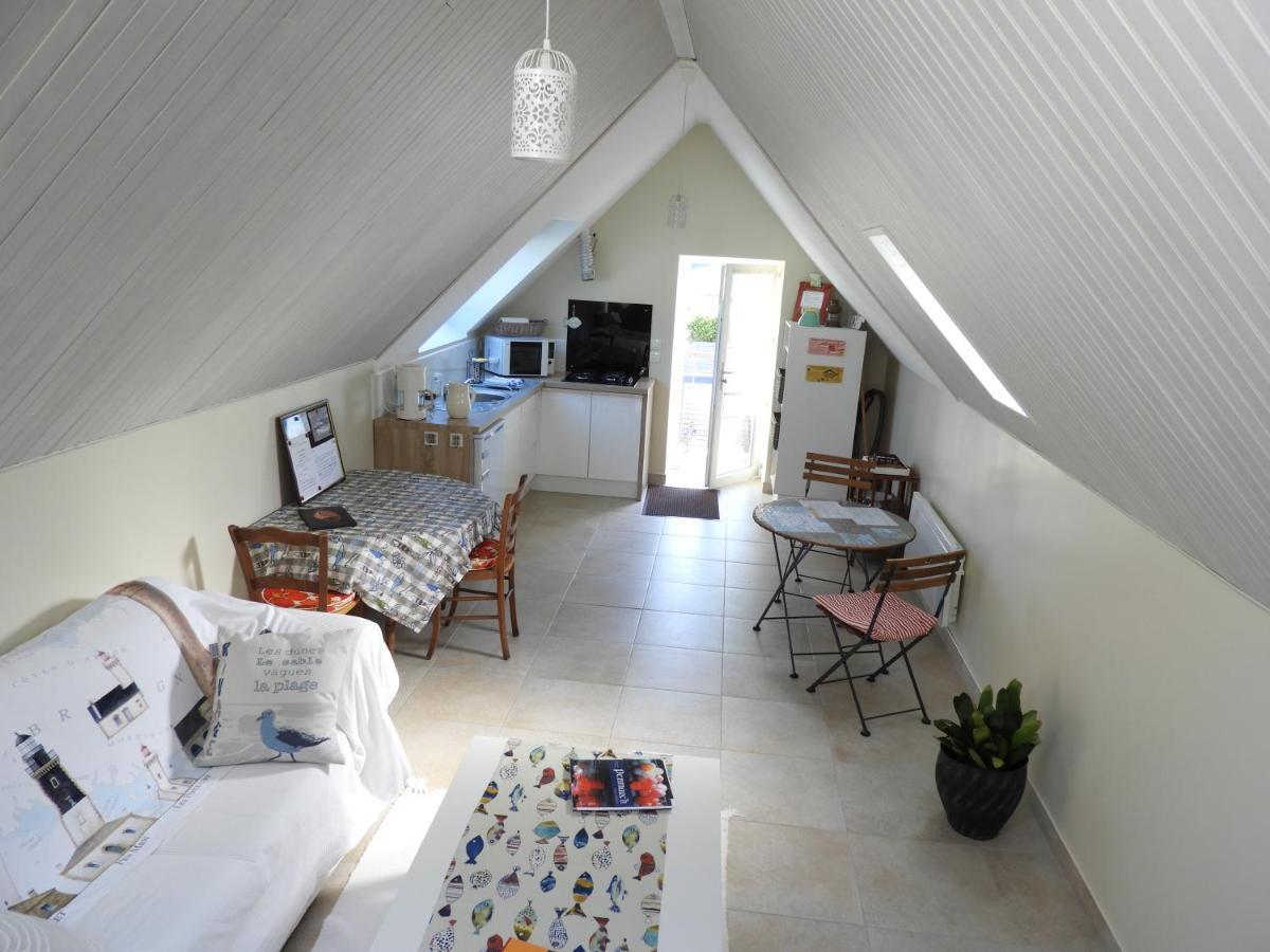 Bed and Breakfast Les Volets Bleus Saint-Guénolé Exterior foto