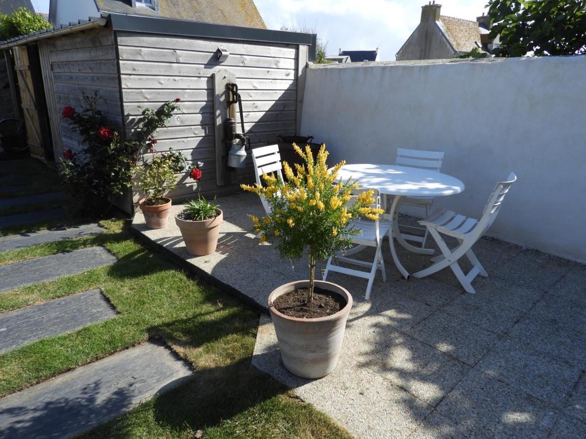 Bed and Breakfast Les Volets Bleus Saint-Guénolé Exterior foto